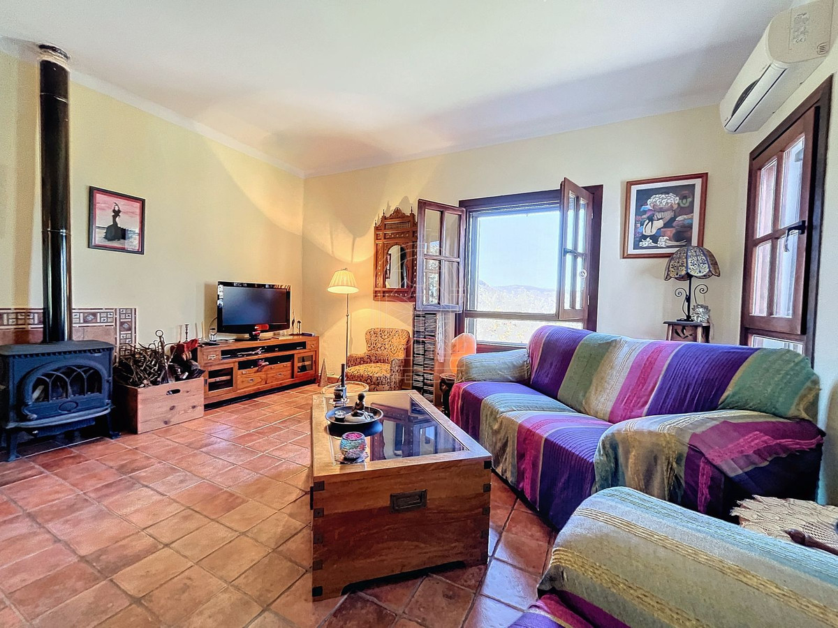 Finca - Cortijo te koop in Comares | 4 slaapkamers H5206006