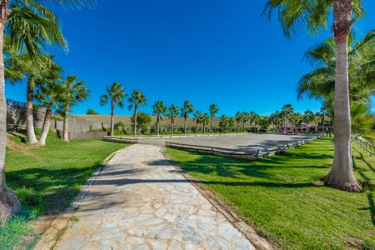 Finca - Cortijo te koop in Coín | 8 slaapkamers H4250125