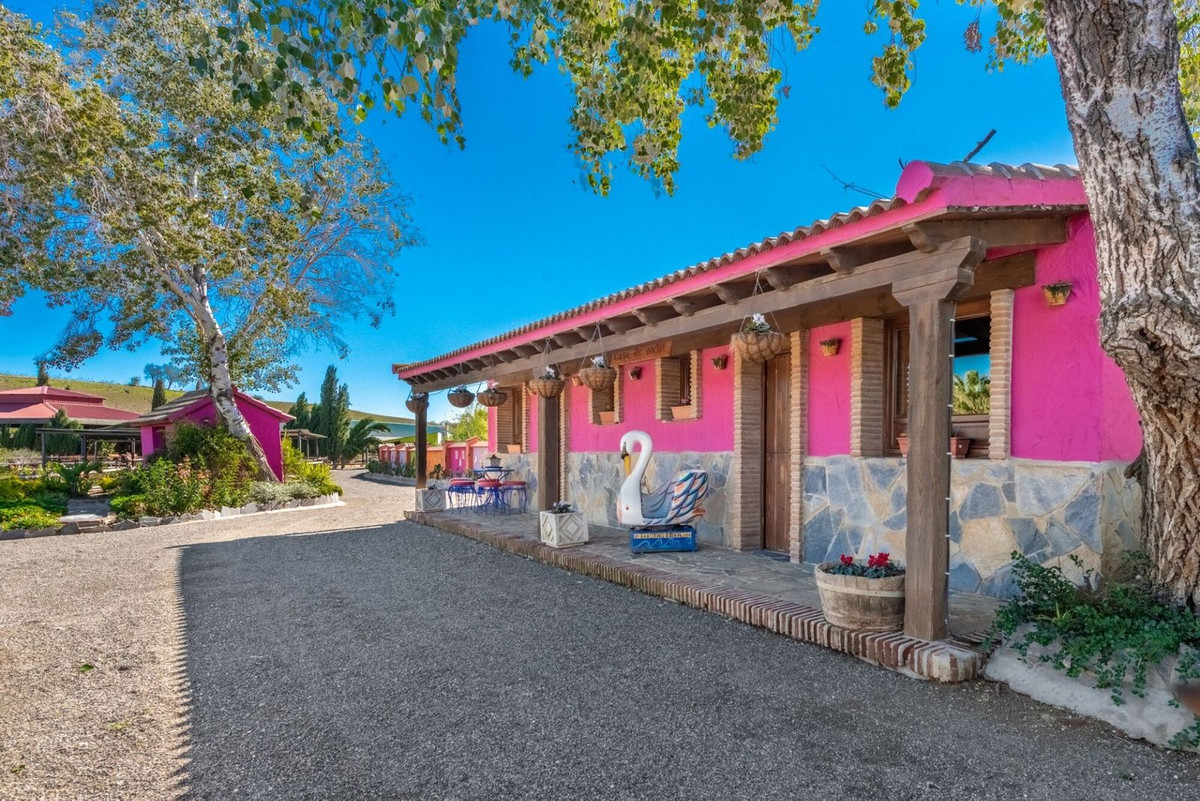 Finca - Cortijo te koop in Coín | 8 slaapkamers H4250125
