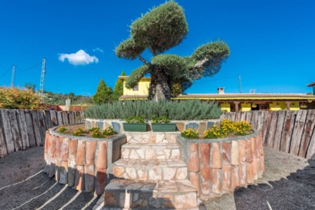Finca - Cortijo te koop in Coín | 8 slaapkamers H4250125