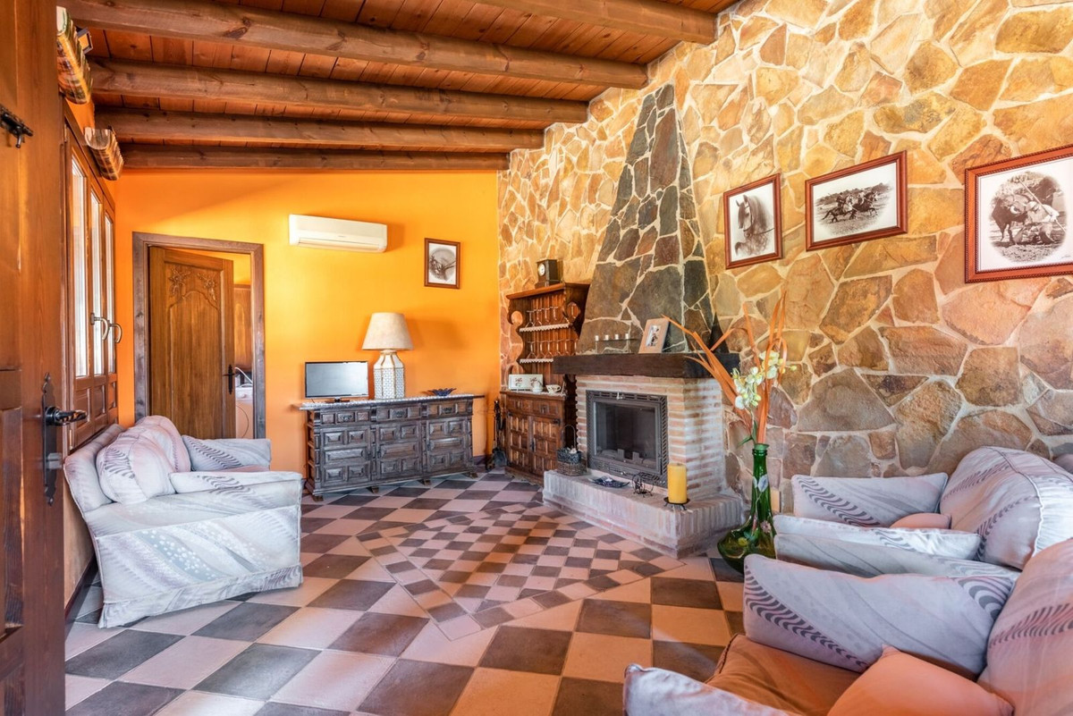 Finca - Cortijo te koop in Coín | 8 slaapkamers H4250125