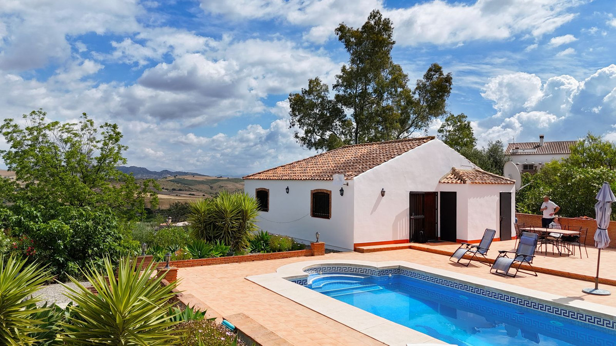 Vrijstaande Villa te koop in Coín | 4 slaapkamers H5041183