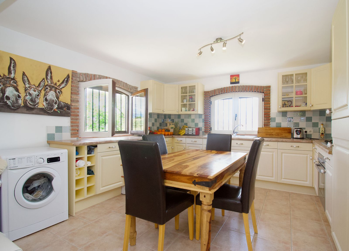 Vrijstaande Villa te koop in Coín | 4 slaapkamers H5041183