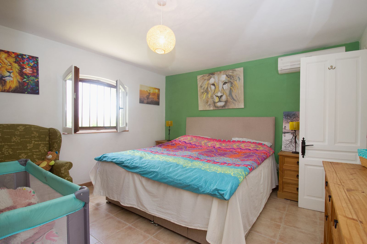 Vrijstaande Villa te koop in Coín | 4 slaapkamers H5041183