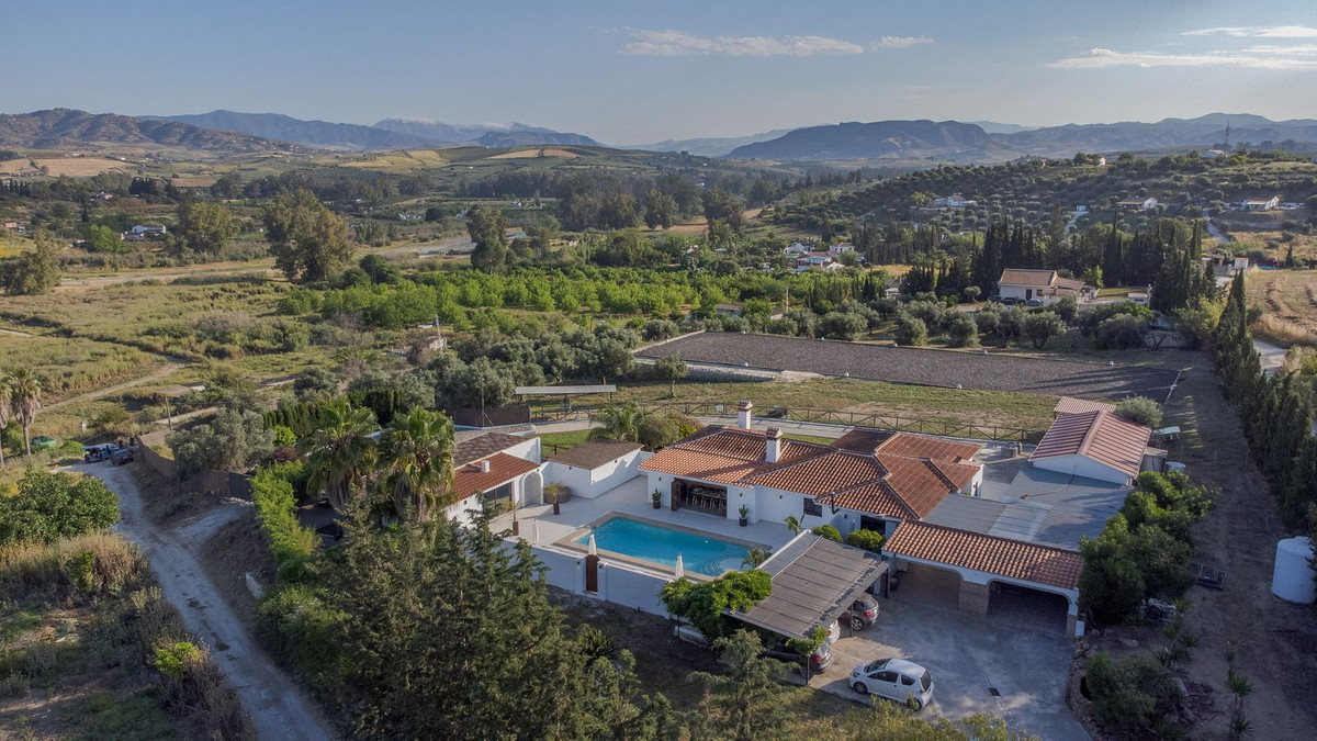 Finca - Cortijo te koop in Coín | 4 slaapkamers H5043535