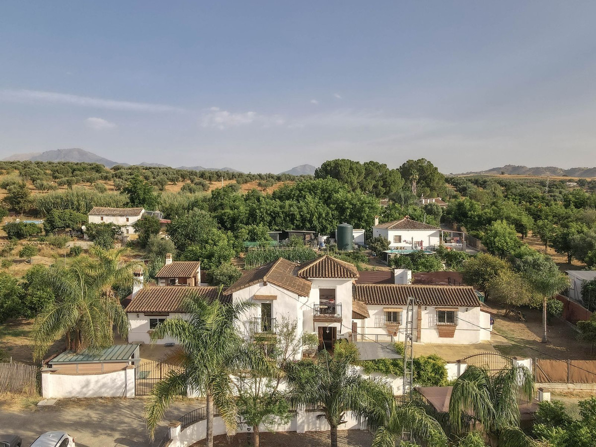 Vrijstaande Villa te koop in Coín | 5 slaapkamers H5077336