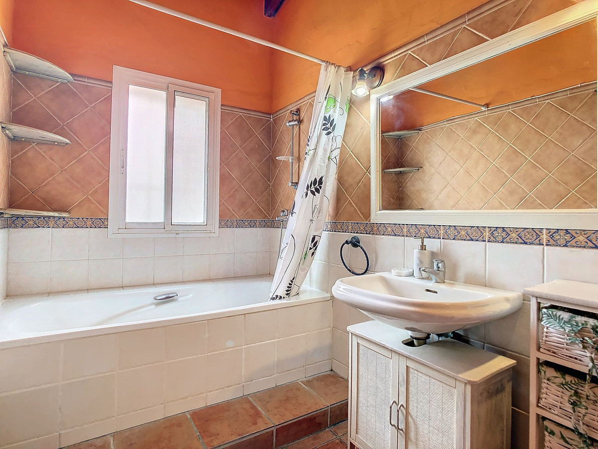 Vrijstaande Villa te koop in Coín | 2 slaapkamers H5140843