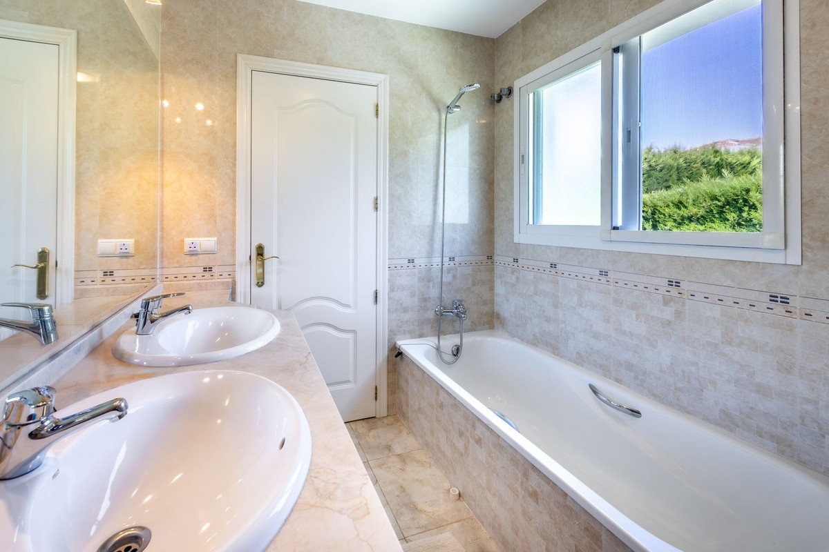 Vrijstaande Villa te koop in Coín | 4 slaapkamers H5143825
