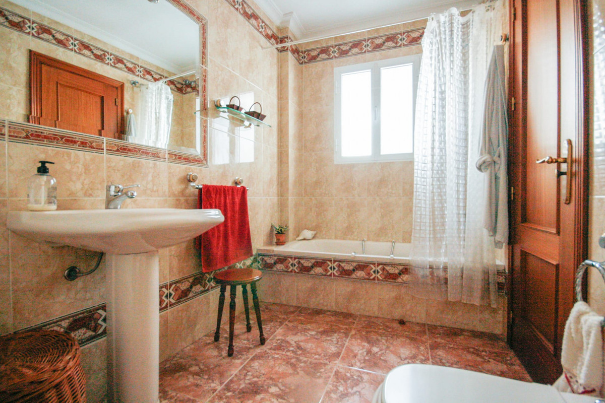 Geschakelde Woning te koop in Coín | 5 slaapkamers H5152213
