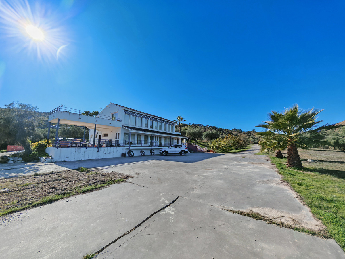 Finca - Cortijo te koop in Coín | 4 slaapkamers H5255134