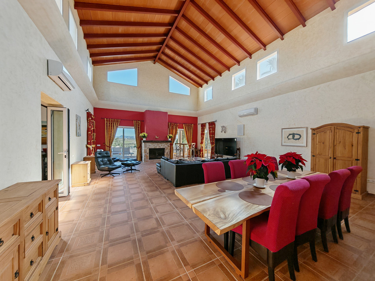 Finca - Cortijo te koop in Coín | 4 slaapkamers H5255134