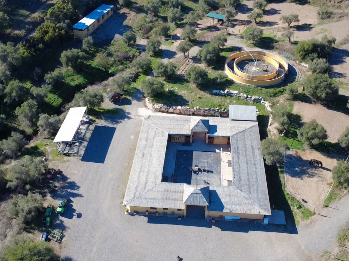 Finca - Cortijo te koop in Coín | 4 slaapkamers H5255134