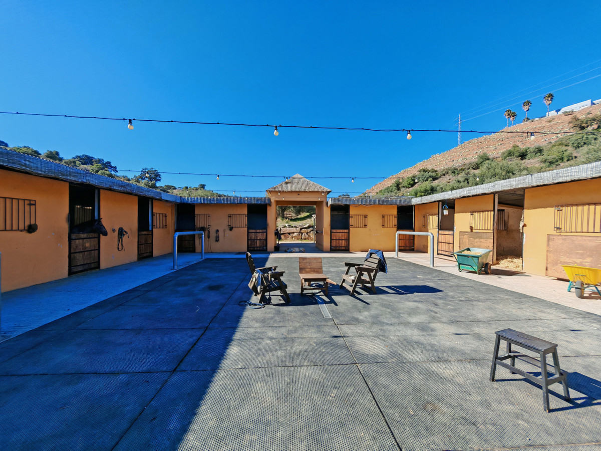 Finca - Cortijo te koop in Coín | 4 slaapkamers H5255134