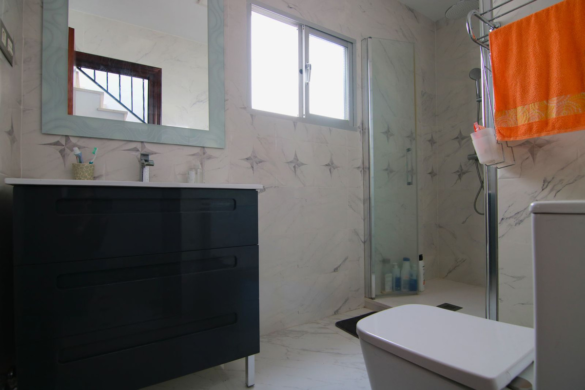 Geschakelde Woning te koop in Coín | 6 slaapkamers H5306950