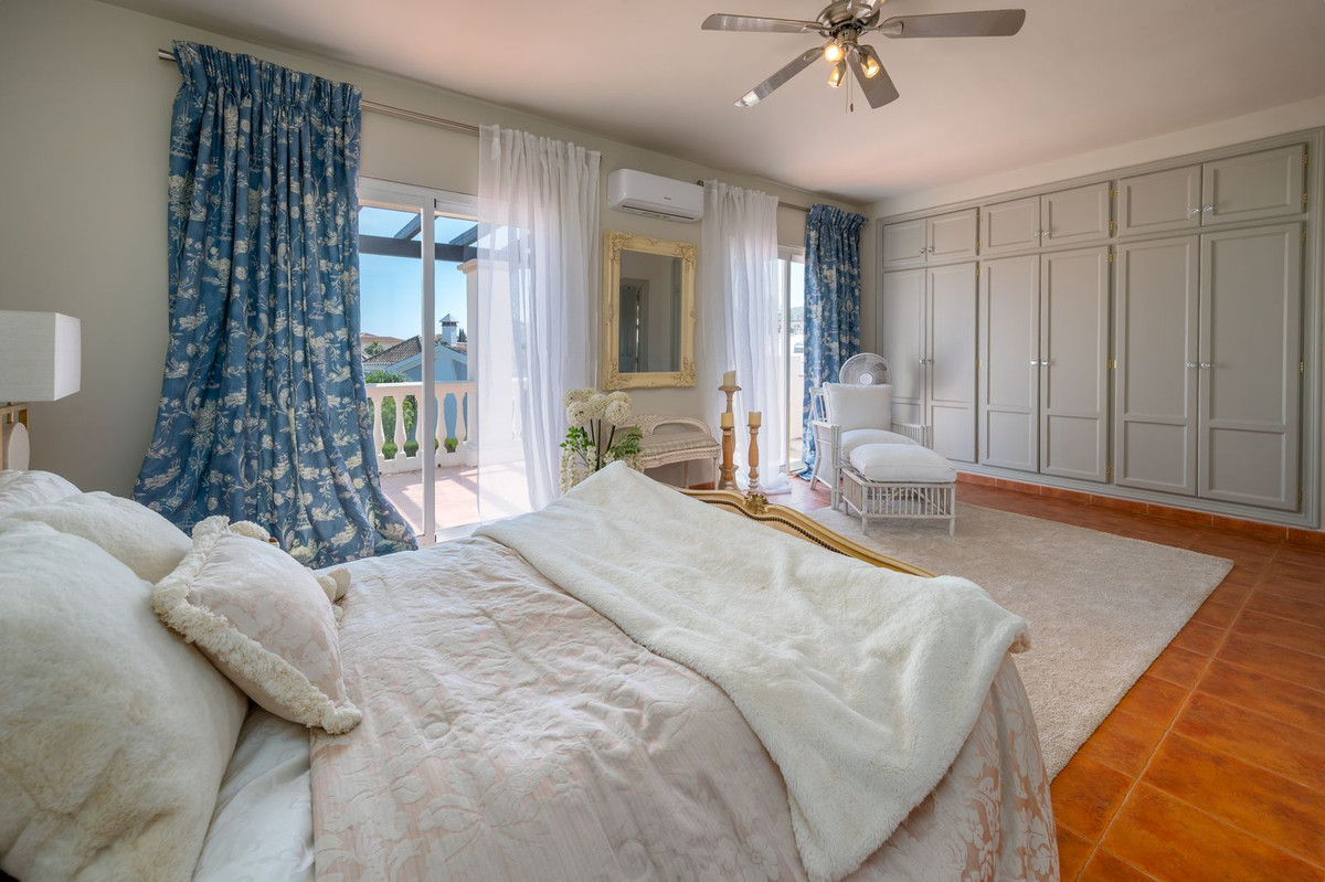 Vrijstaande Villa te koop in Coín | 3 slaapkamers H5344069