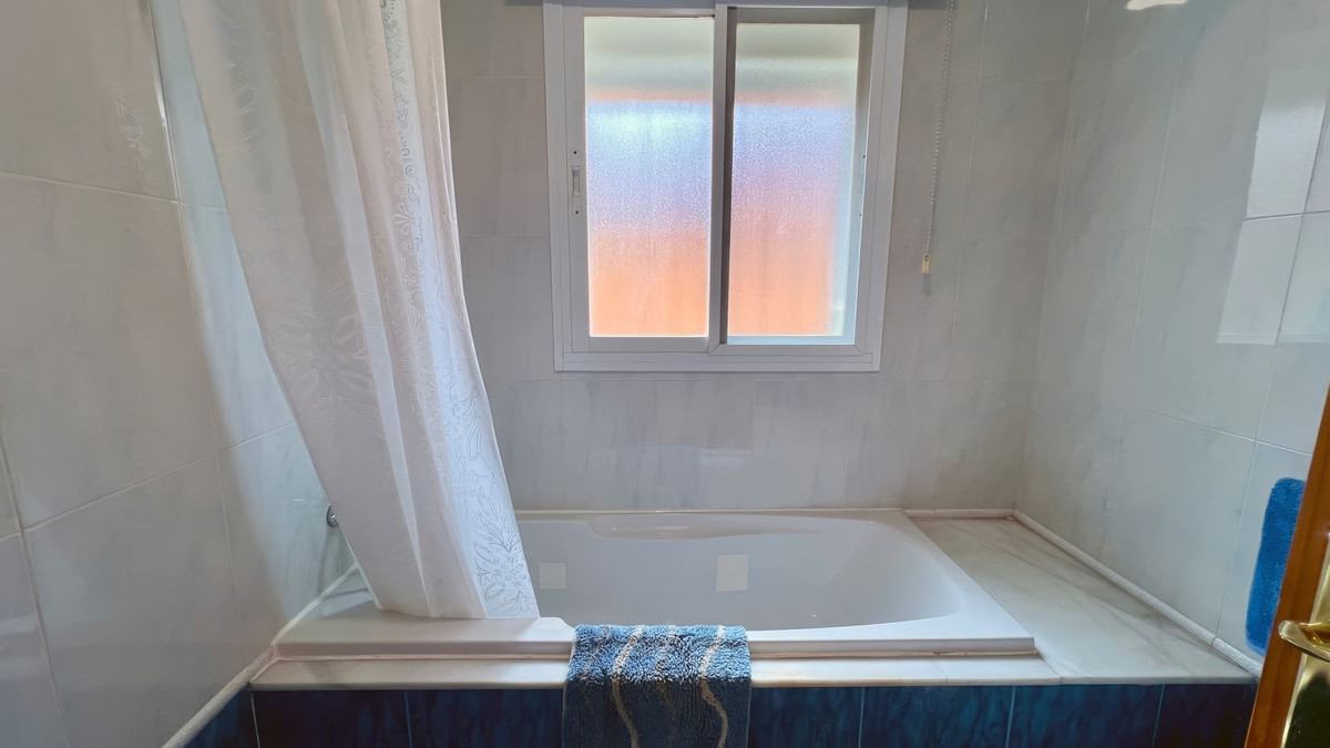 Geschakelde Woning te koop in Coín | 3 slaapkamers H5347207