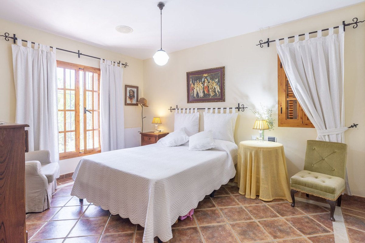 Finca - Cortijo te koop in Coín | 4 slaapkamers H5370259