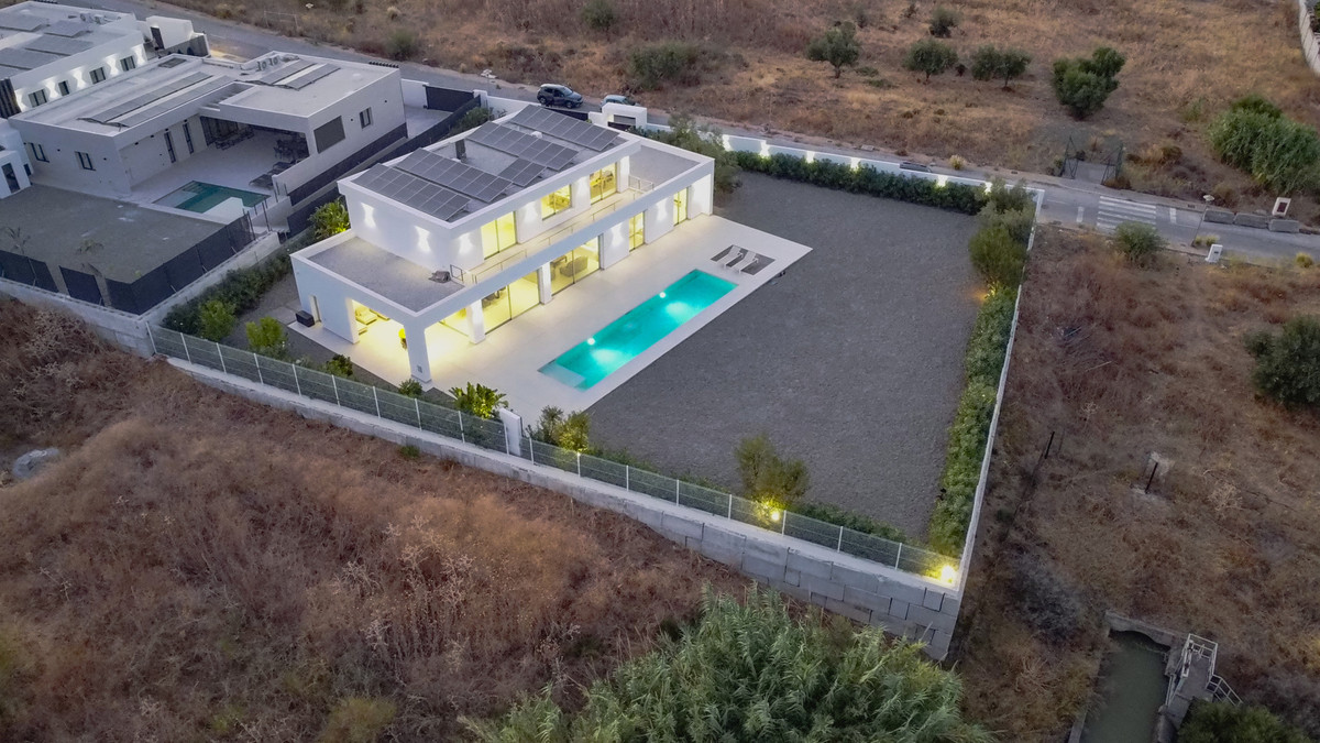 Vrijstaande Villa te koop in Coín | 4 slaapkamers H5383087
