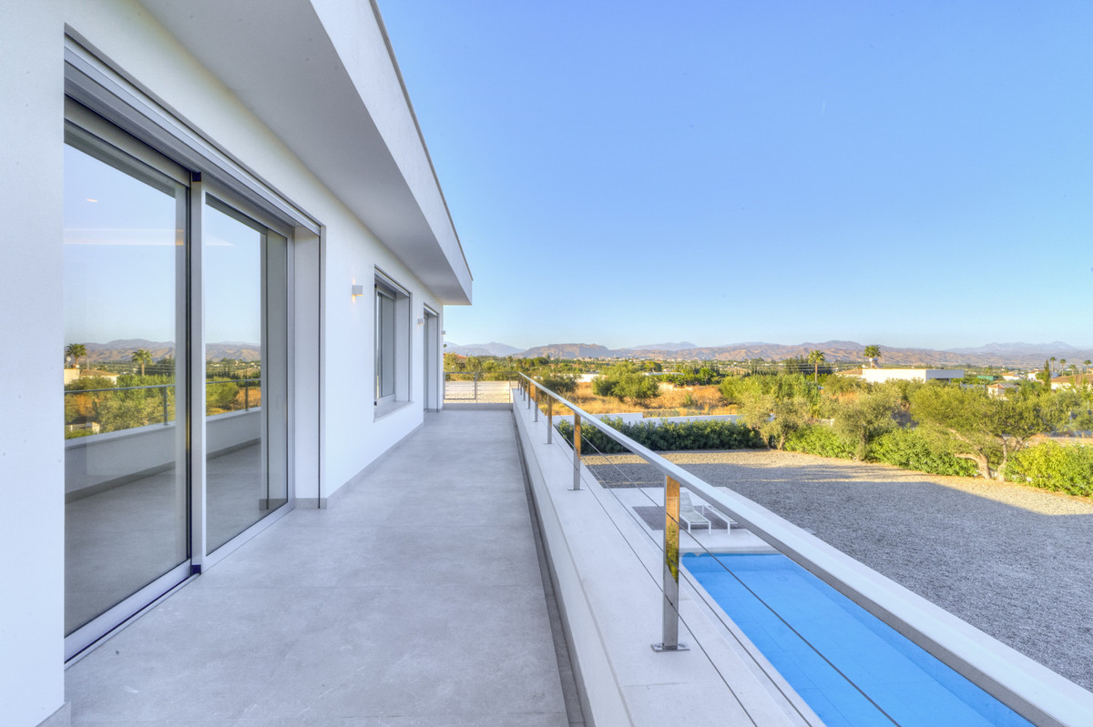 Vrijstaande Villa te koop in Coín | 4 slaapkamers H5383087