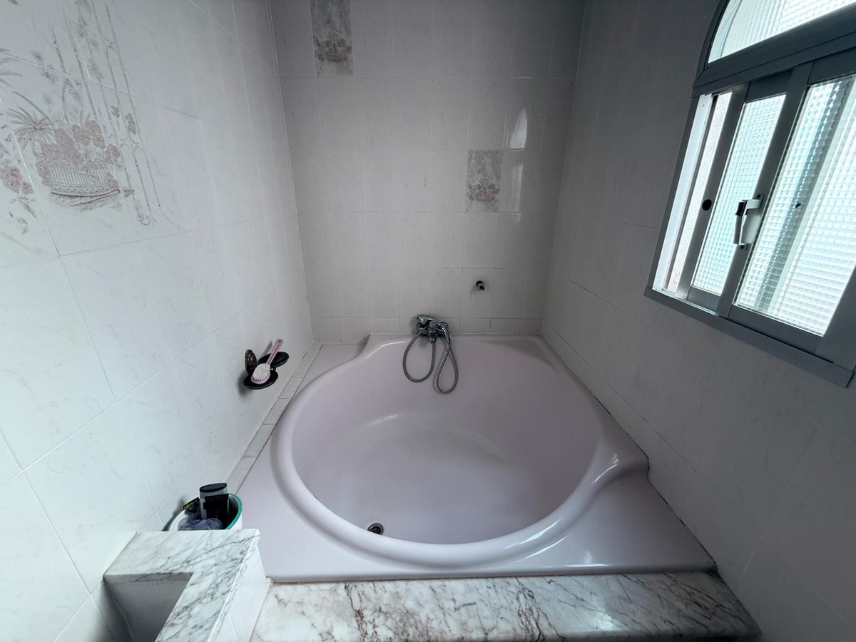 Geschakelde Woning te koop in Coín | 4 slaapkamers H5387020