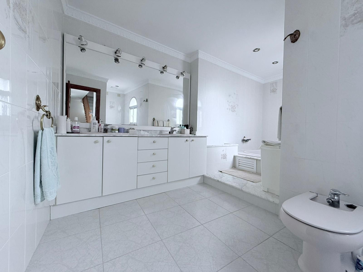 Geschakelde Woning te koop in Coín | 4 slaapkamers H5387020