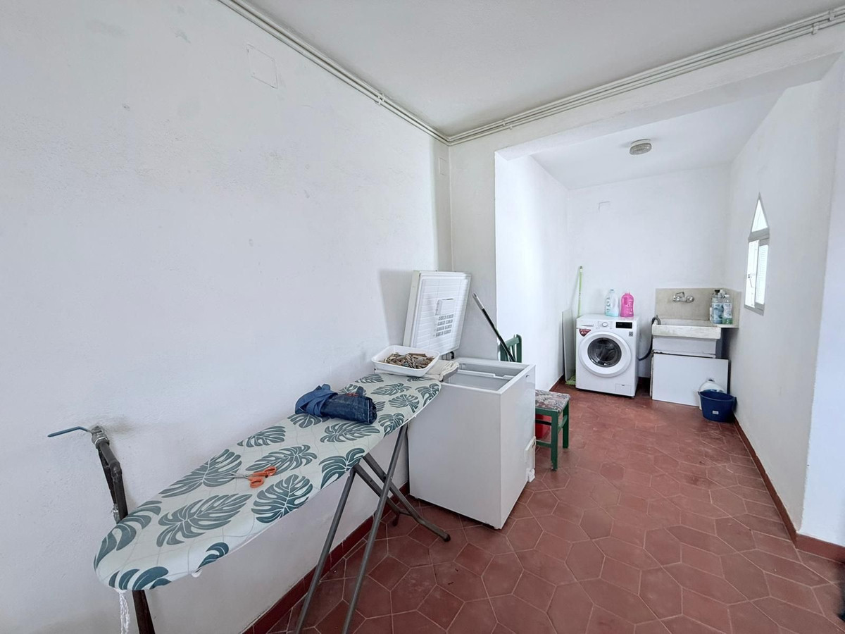 Geschakelde Woning te koop in Coín | 4 slaapkamers H5387020