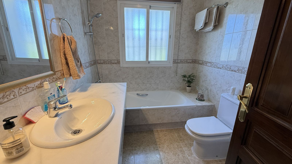 Vrijstaande Villa te koop in Coín | 3 slaapkamers H5391217
