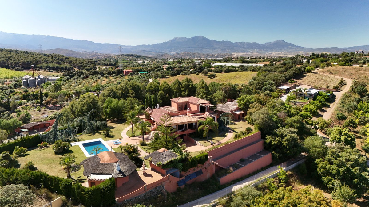 Finca - Cortijo te koop in Coín | 8 slaapkamers H5394313