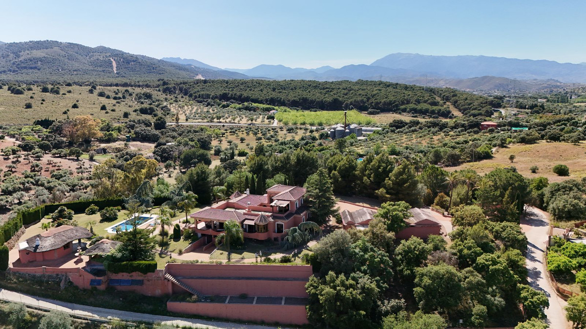Finca - Cortijo te koop in Coín | 8 slaapkamers H5394313