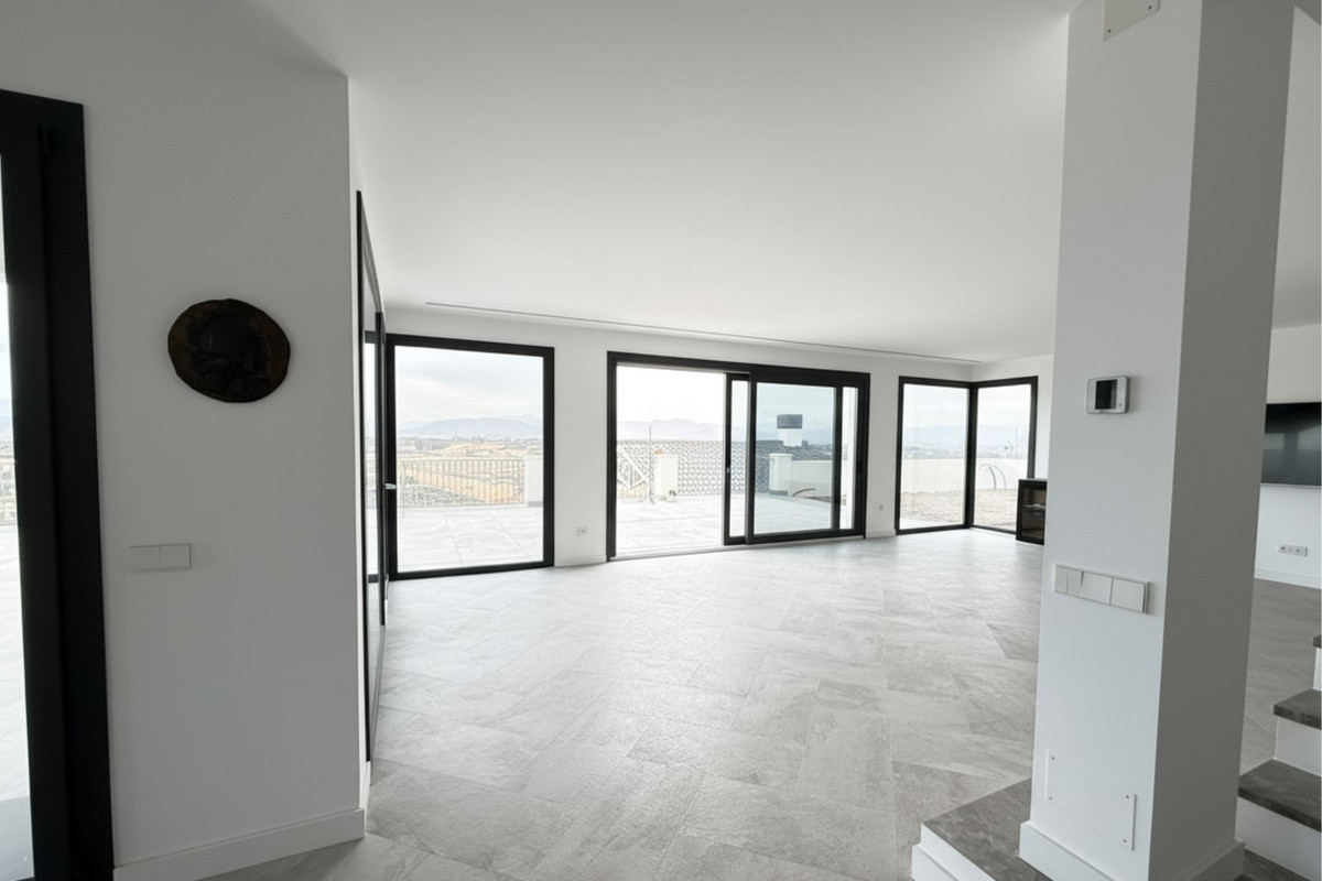 Vrijstaande Villa te koop in Coín | 4 slaapkamers H5427589