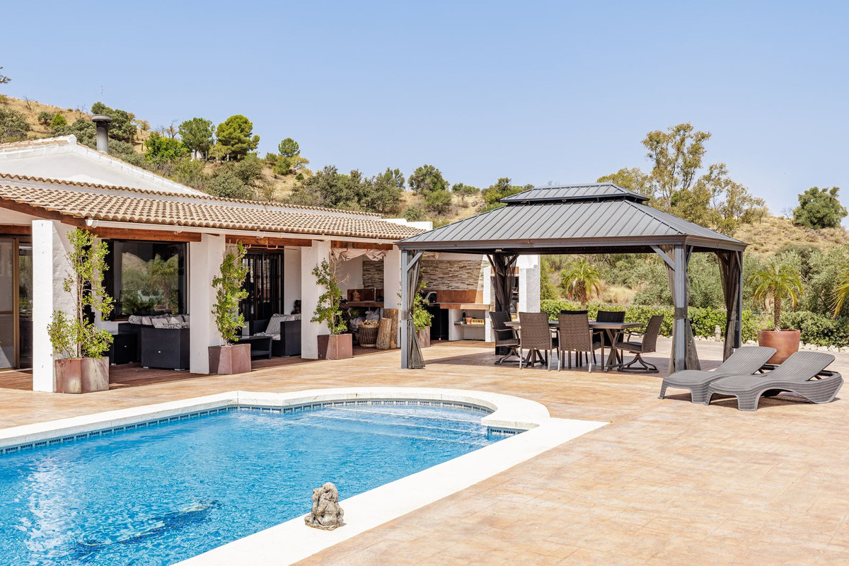 Vrijstaande Villa te koop in Coín | 3 slaapkamers H5441161