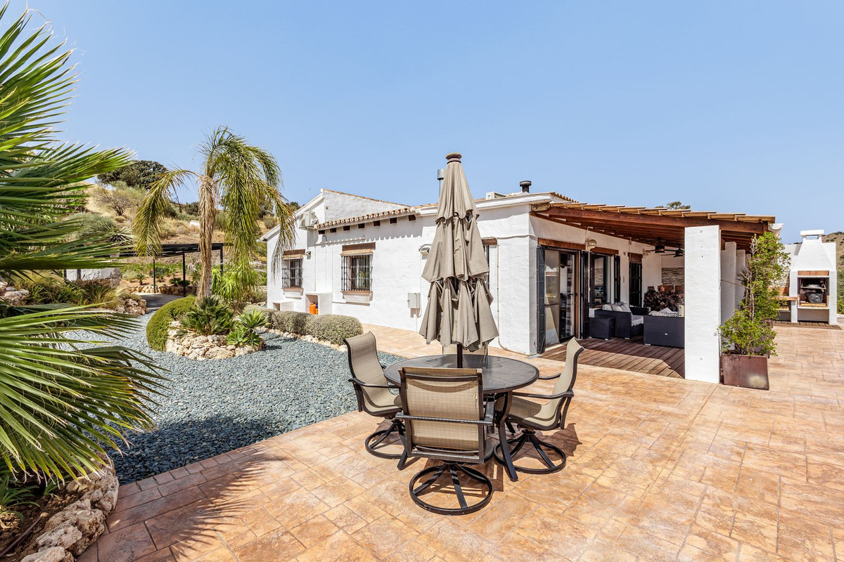 Vrijstaande Villa te koop in Coín | 3 slaapkamers H5441161