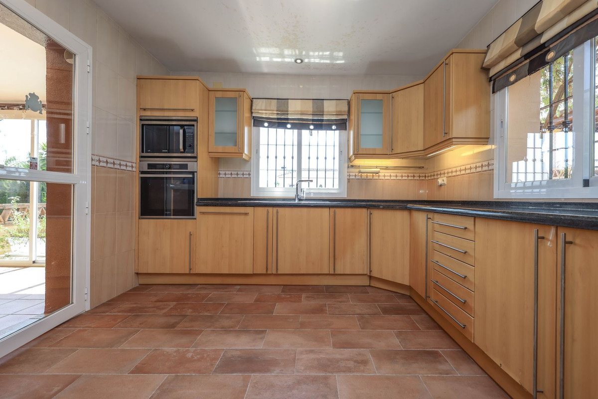 Vrijstaande Villa te koop in Coín | 4 slaapkamers H5444950