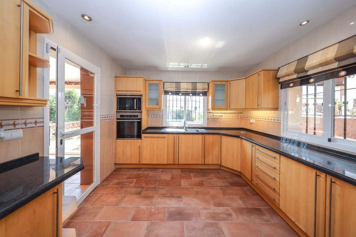 Vrijstaande Villa te koop in Coín | 4 slaapkamers H5444950