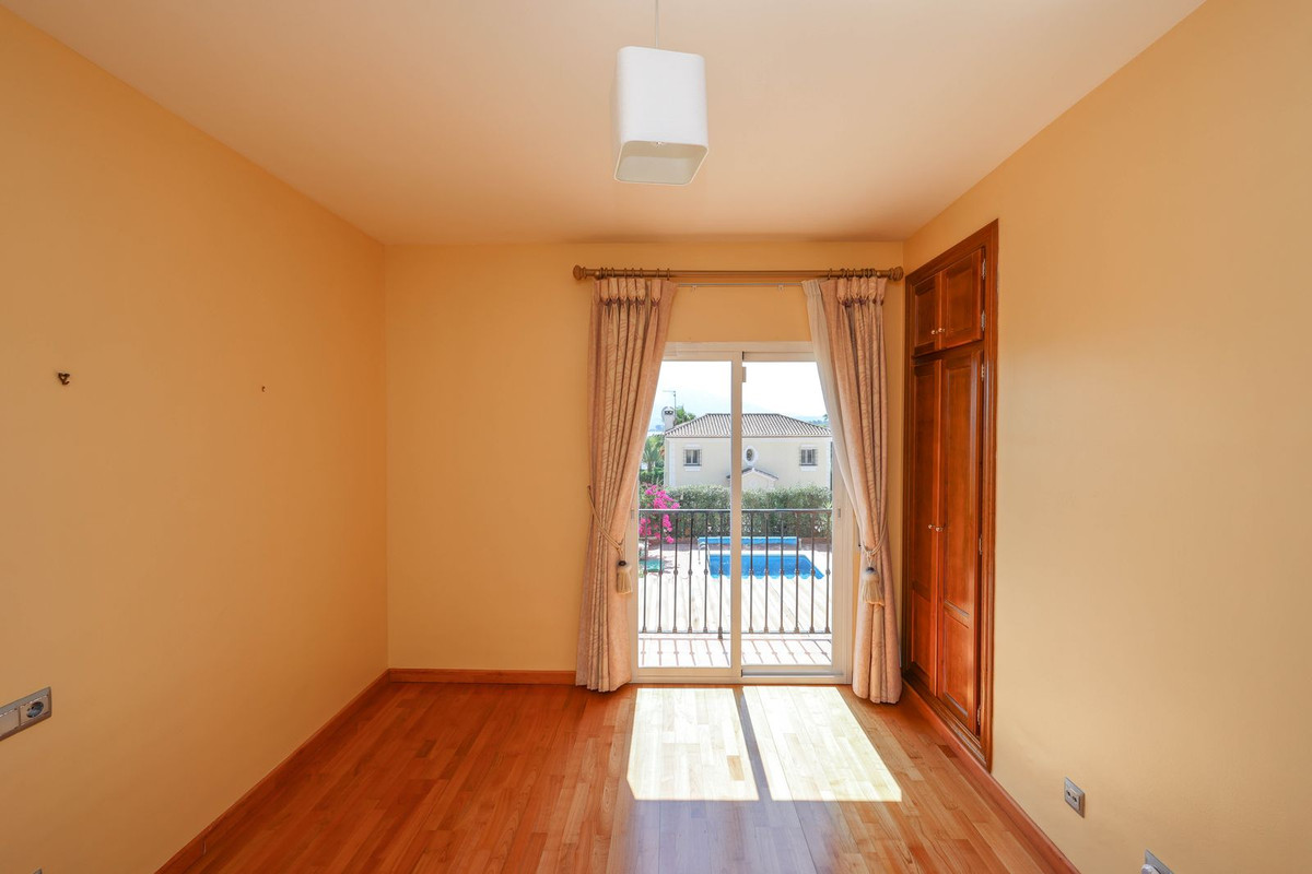 Vrijstaande Villa te koop in Coín | 4 slaapkamers H5444950