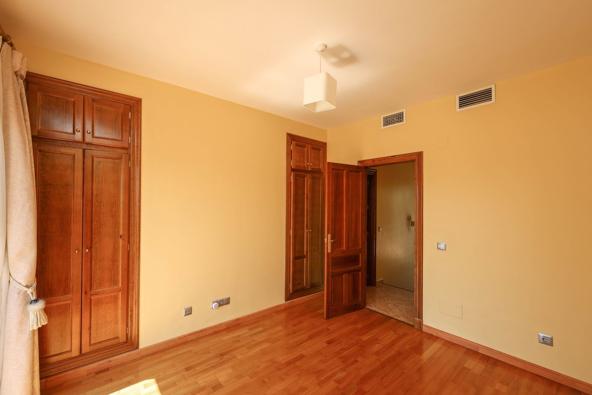 Vrijstaande Villa te koop in Coín | 4 slaapkamers H5444950