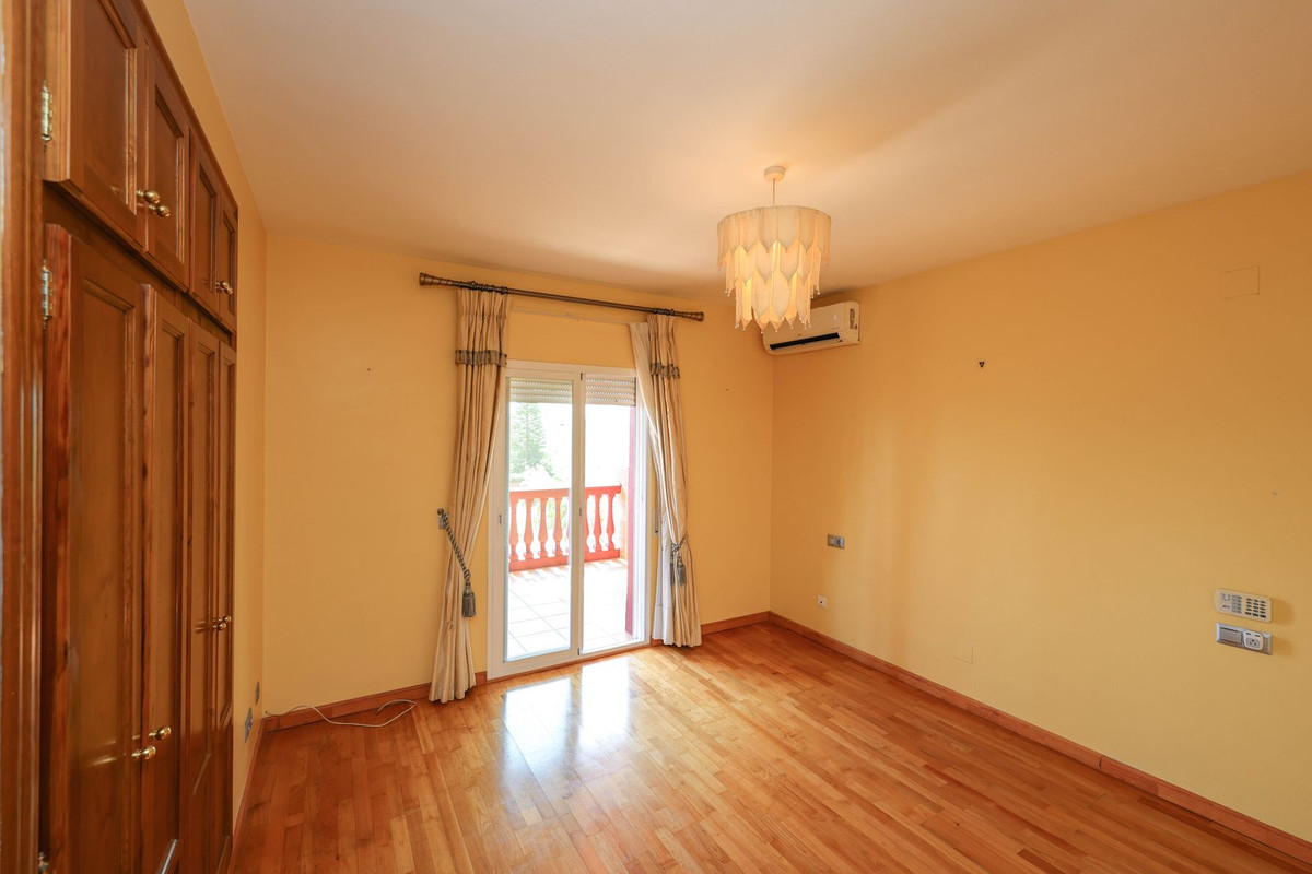 Vrijstaande Villa te koop in Coín | 4 slaapkamers H5444950
