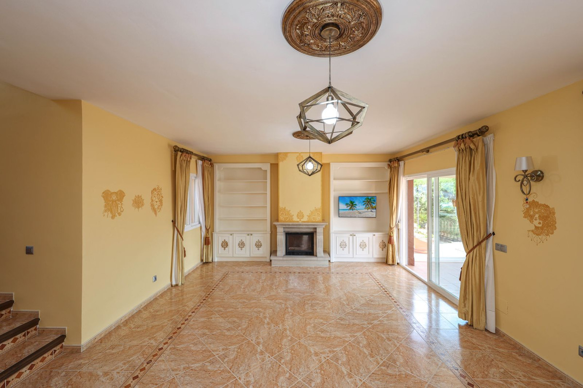 Vrijstaande Villa te koop in Coín | 4 slaapkamers H5444950