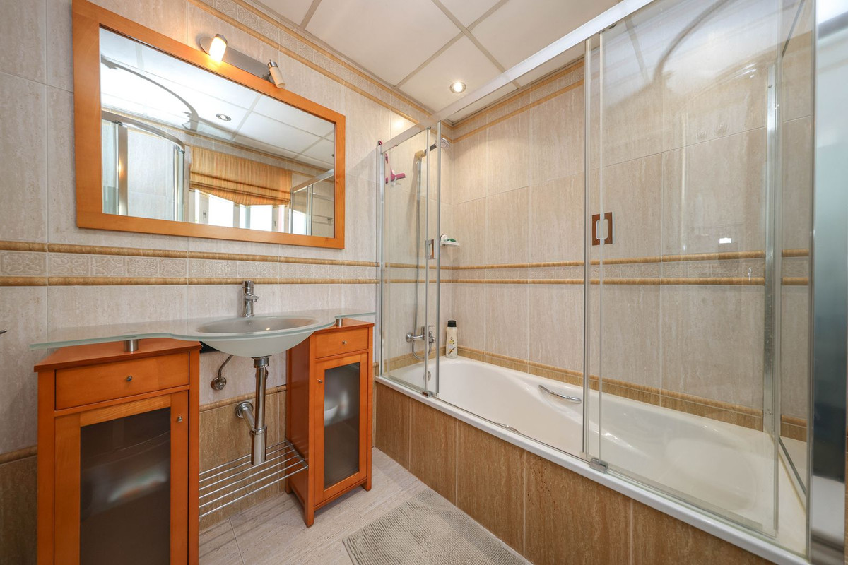 Vrijstaande Villa te koop in Coín | 4 slaapkamers H5444950