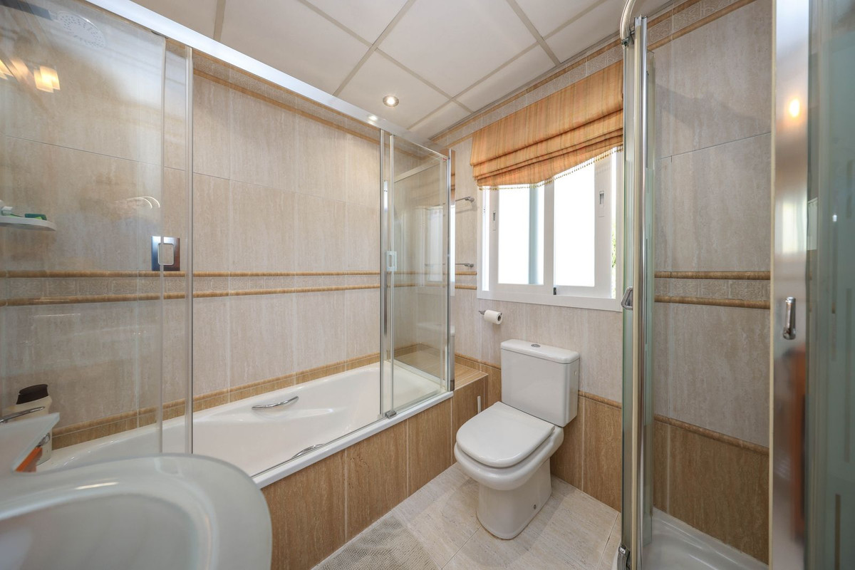 Vrijstaande Villa te koop in Coín | 4 slaapkamers H5444950