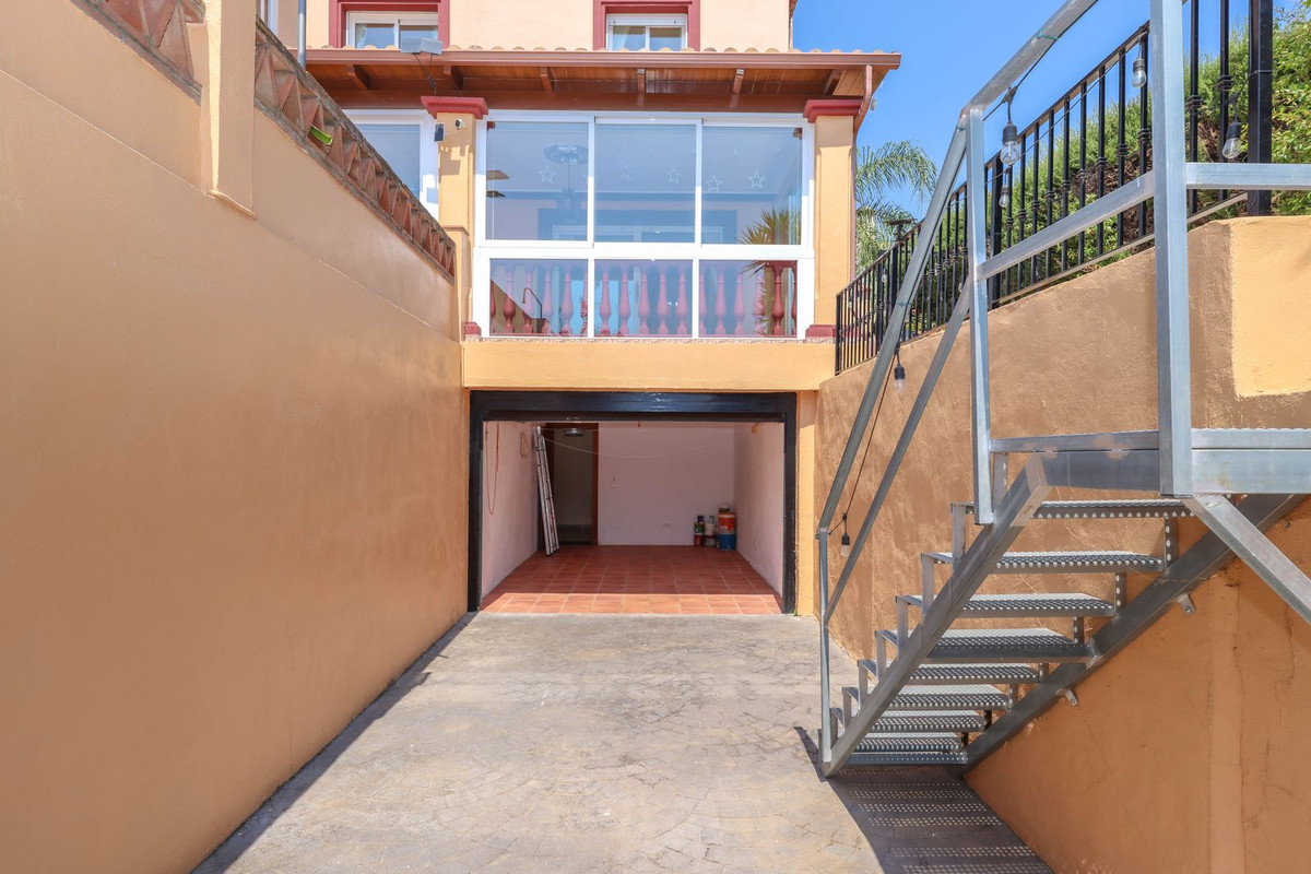 Vrijstaande Villa te koop in Coín | 4 slaapkamers H5444950