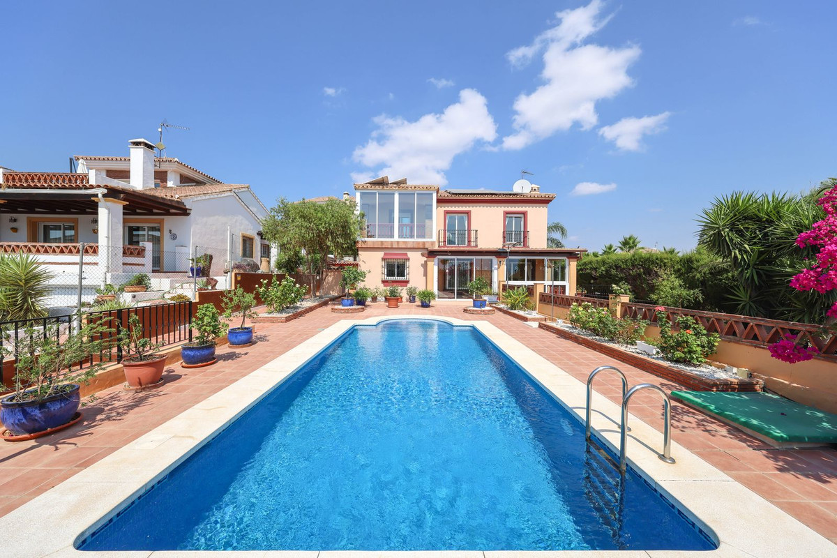 Vrijstaande Villa te koop in Coín | 4 slaapkamers H5444950