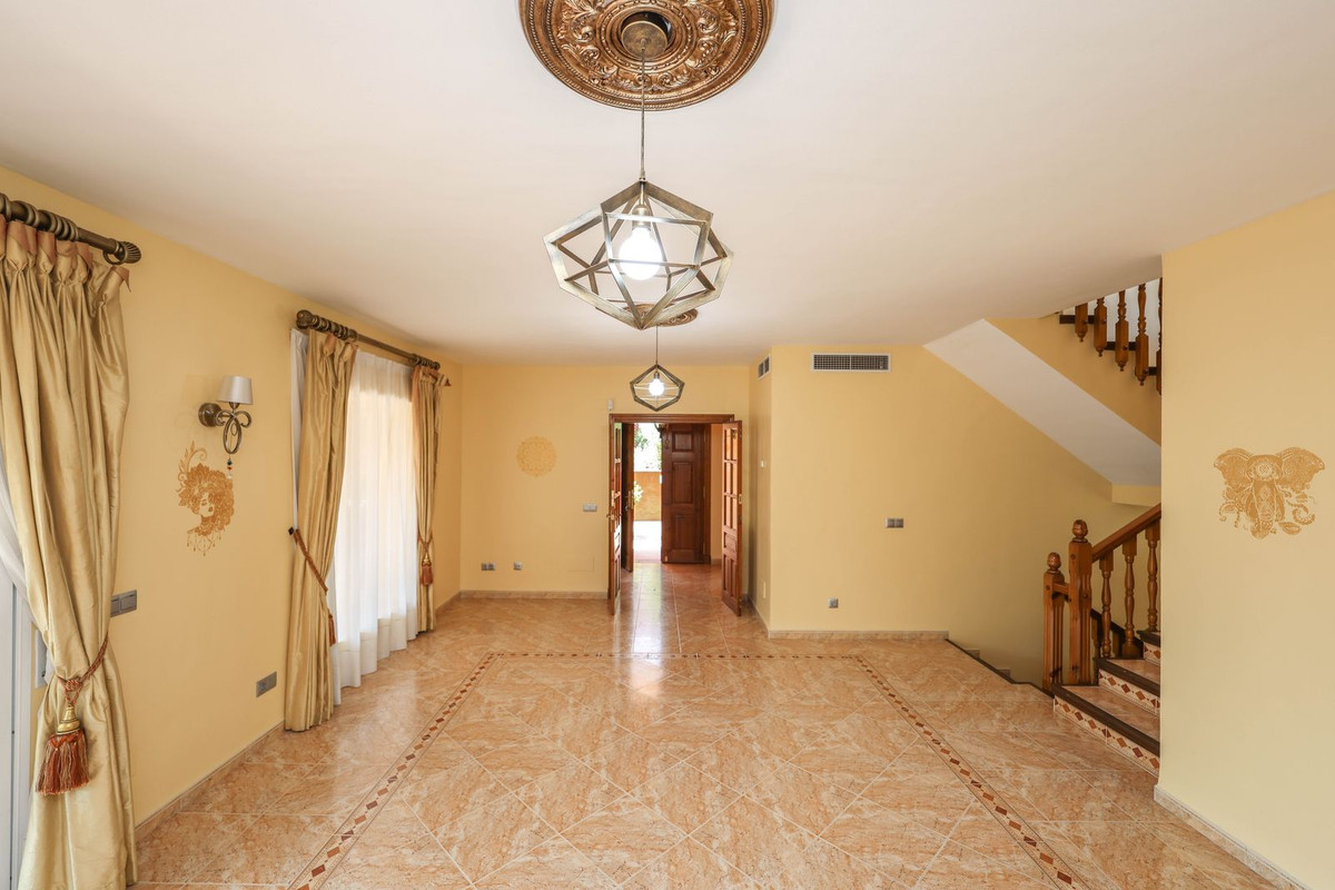 Vrijstaande Villa te koop in Coín | 4 slaapkamers H5444950