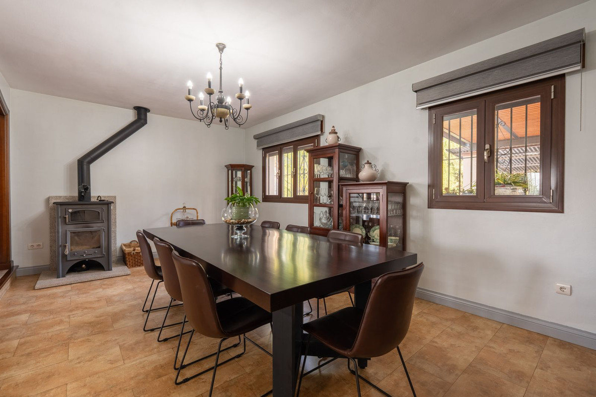 Vrijstaande Villa te koop in Coín | 3 slaapkamers H5461279
