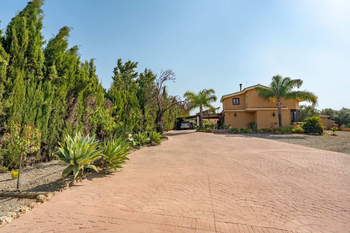 Vrijstaande Villa te koop in Coín | 3 slaapkamers H5461279