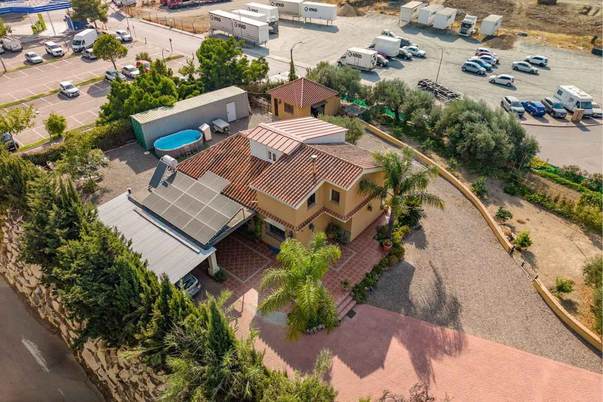 Vrijstaande Villa te koop in Coín | 3 slaapkamers H5461279