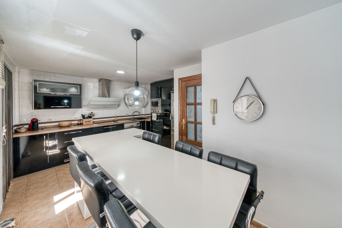 Geschakelde Woning te koop in Coín | 4 slaapkamers H5465371