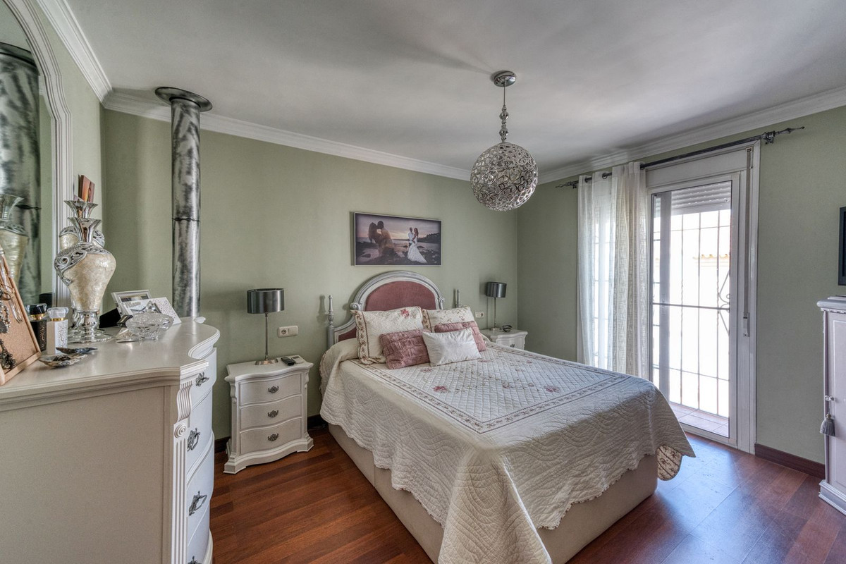 Geschakelde Woning te koop in Coín | 4 slaapkamers H5465371