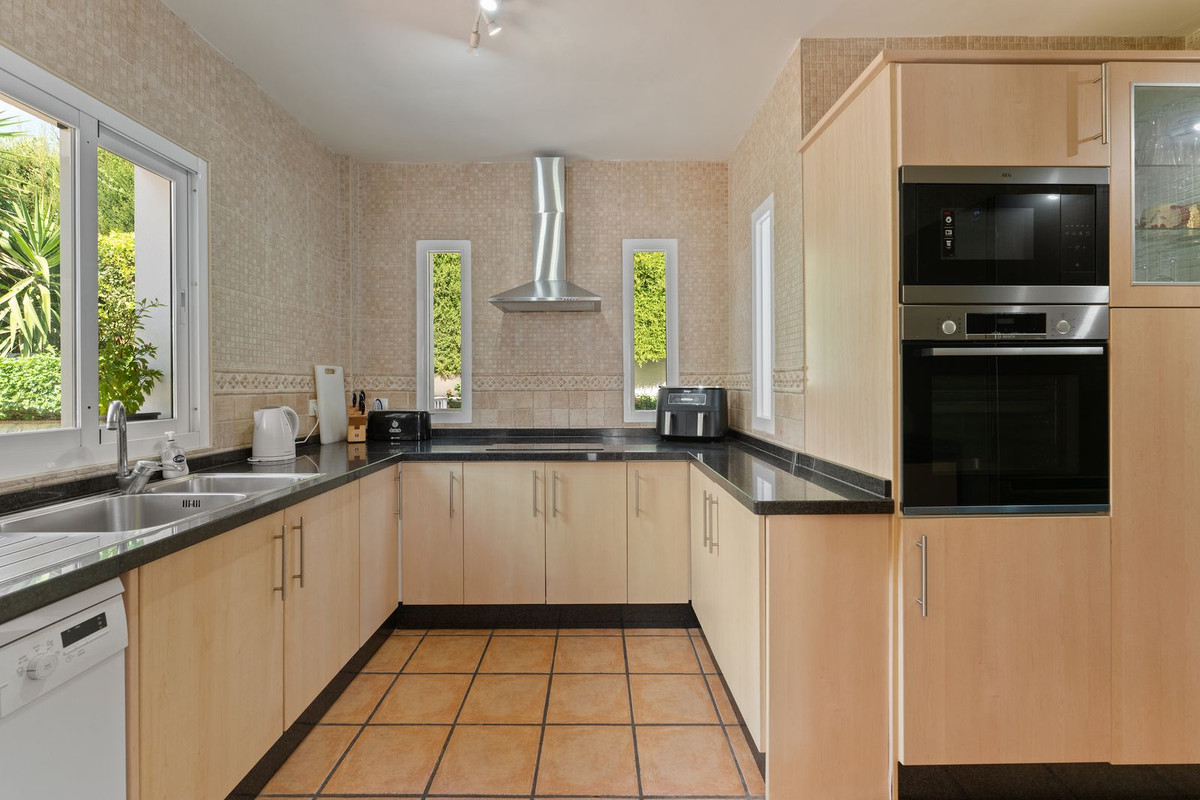 Geschakelde Woning te koop in Coín | 4 slaapkamers H5476765