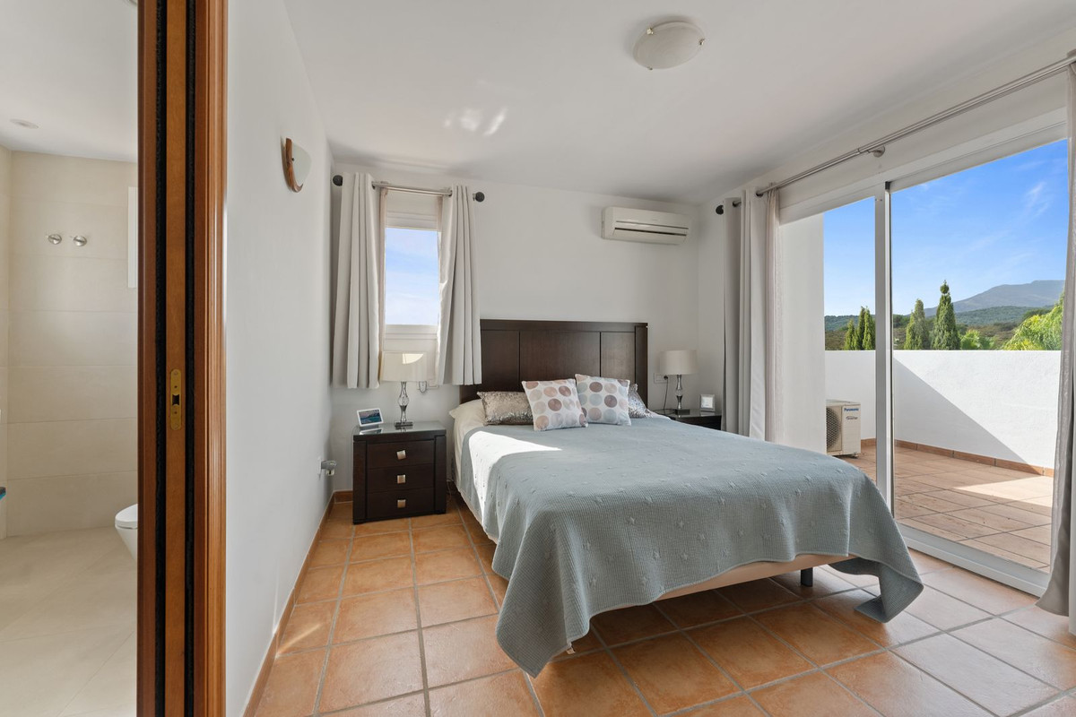 Geschakelde Woning te koop in Coín | 4 slaapkamers H5476765